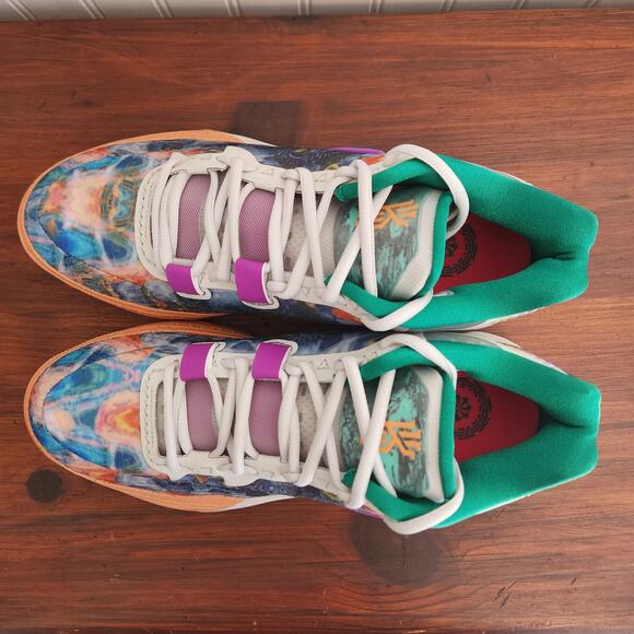 Nike Size 12M/13.5W Kyrie 8 Circle Of Life New - Picture 4 of 11